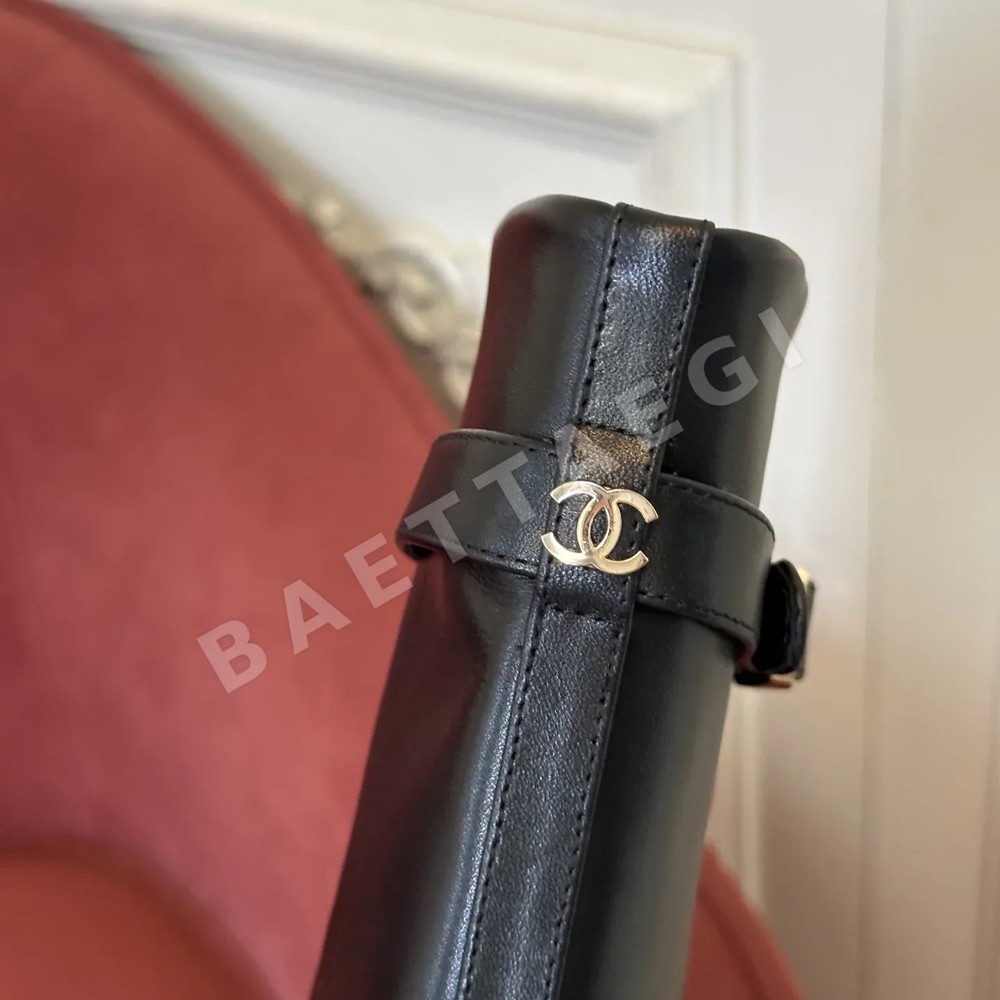 샤넬 체인 디테일 레더 롱 부츠 Black 상세 이미지 5