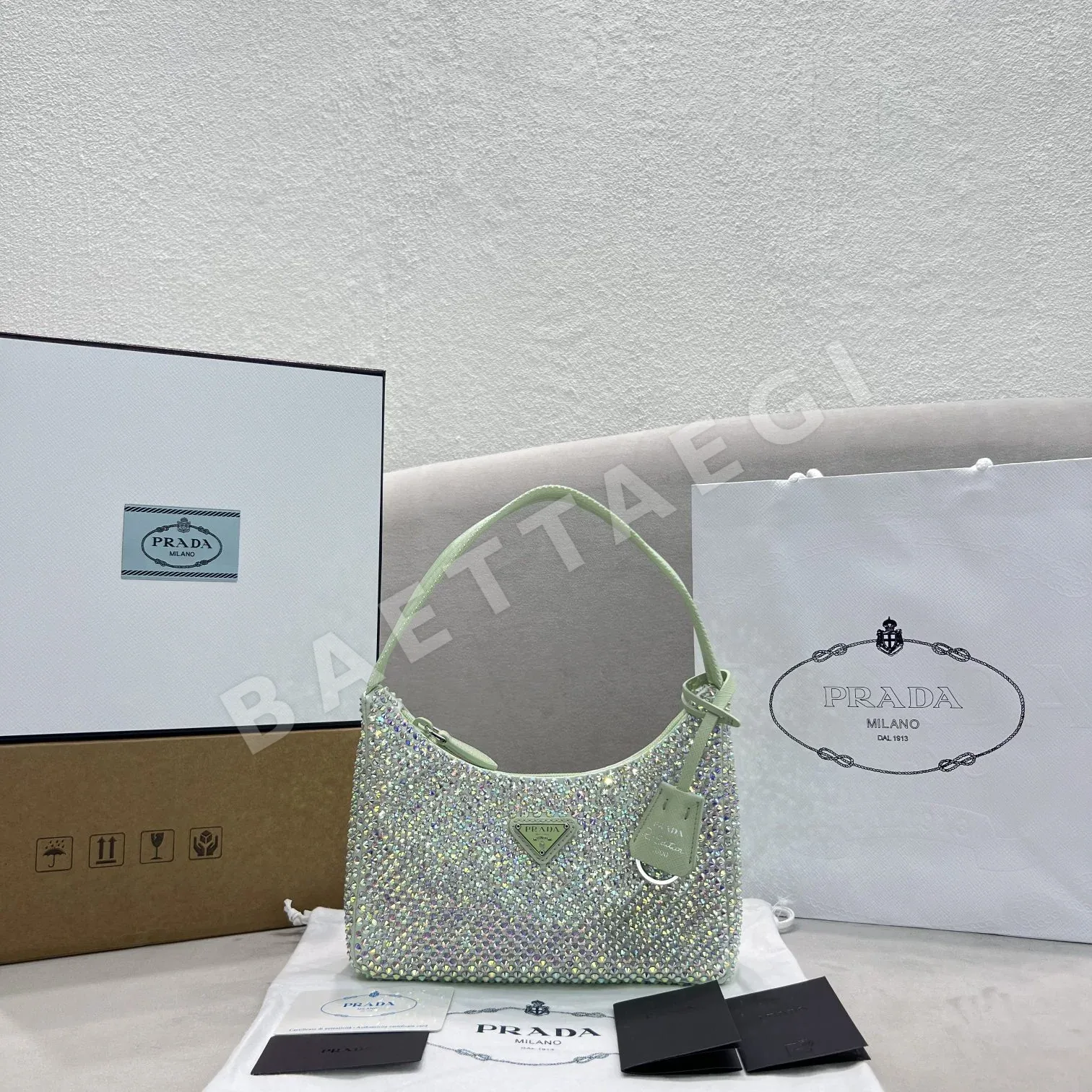프라다 라인스톤 장식 빈티지 스타일 호보백 136561
