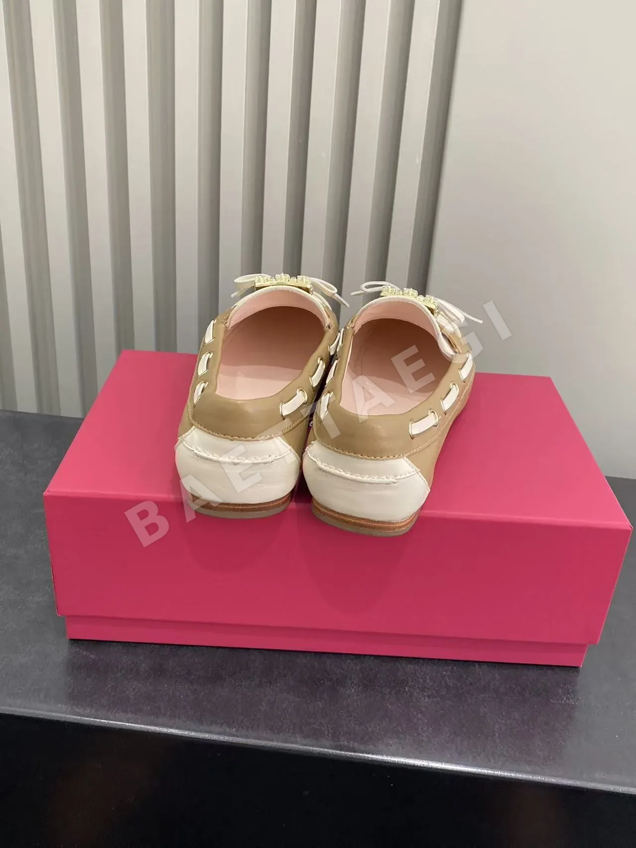 로저비비에 큐빅 버클 로퍼 상세 이미지 8