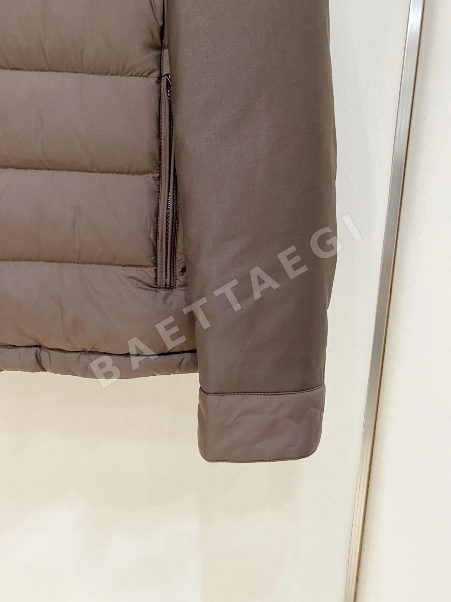 몽클레르 여성 린넨 혼방 패딩 상세 이미지 8