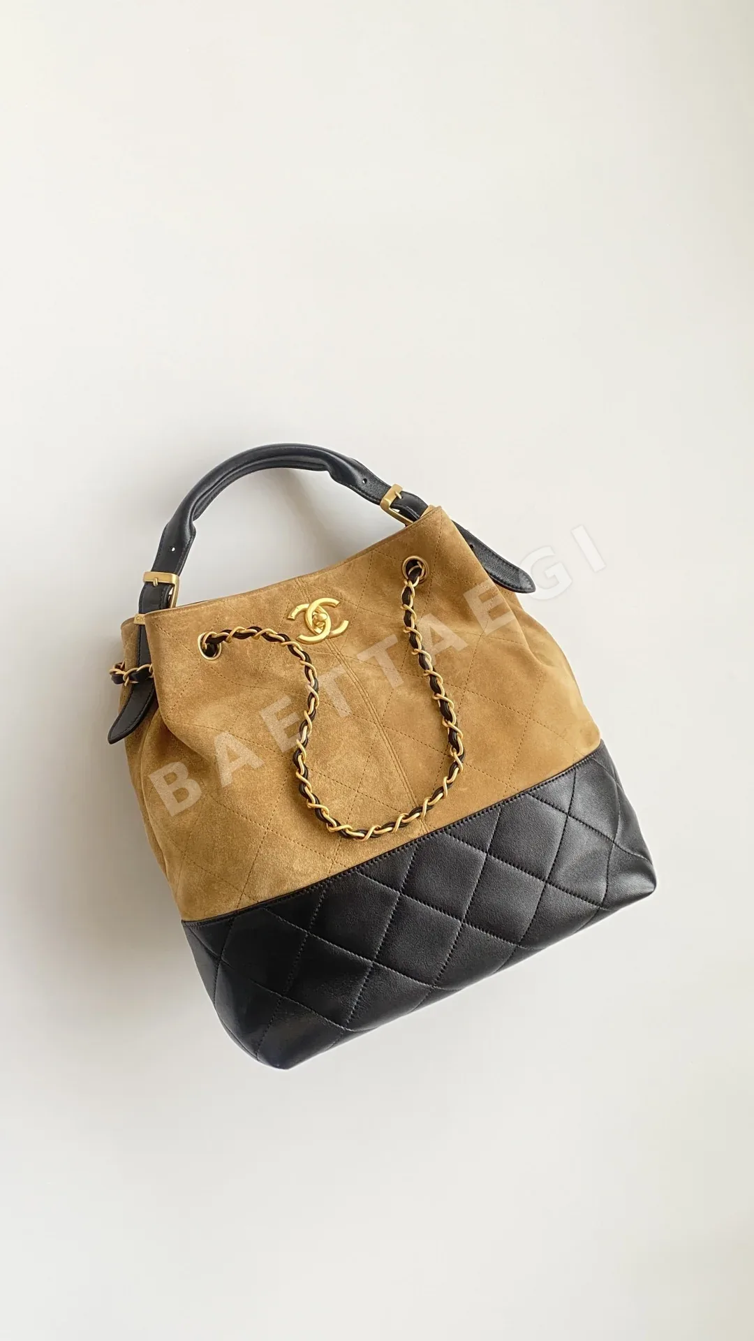 샤넬 25 메티에 다르 세로형 쇼핑백 스몰 가방 상세 이미지 3