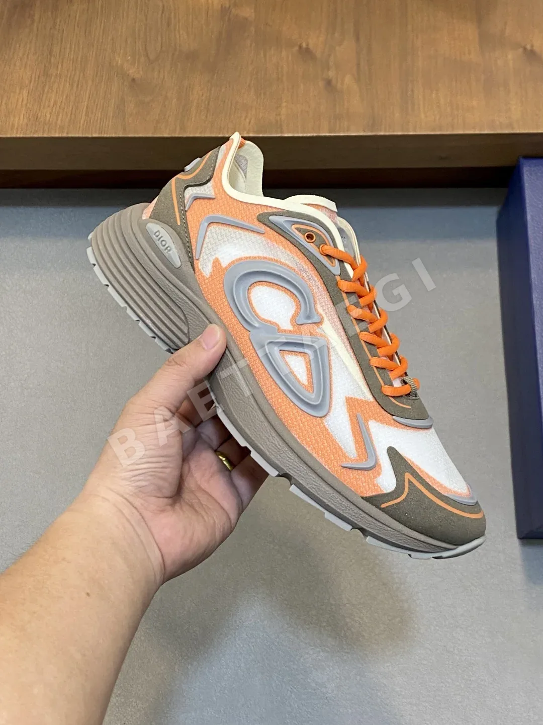 디올 B30 스니커즈 블루 테크니컬 패브릭 CD30 로고 패널 상세 이미지 4