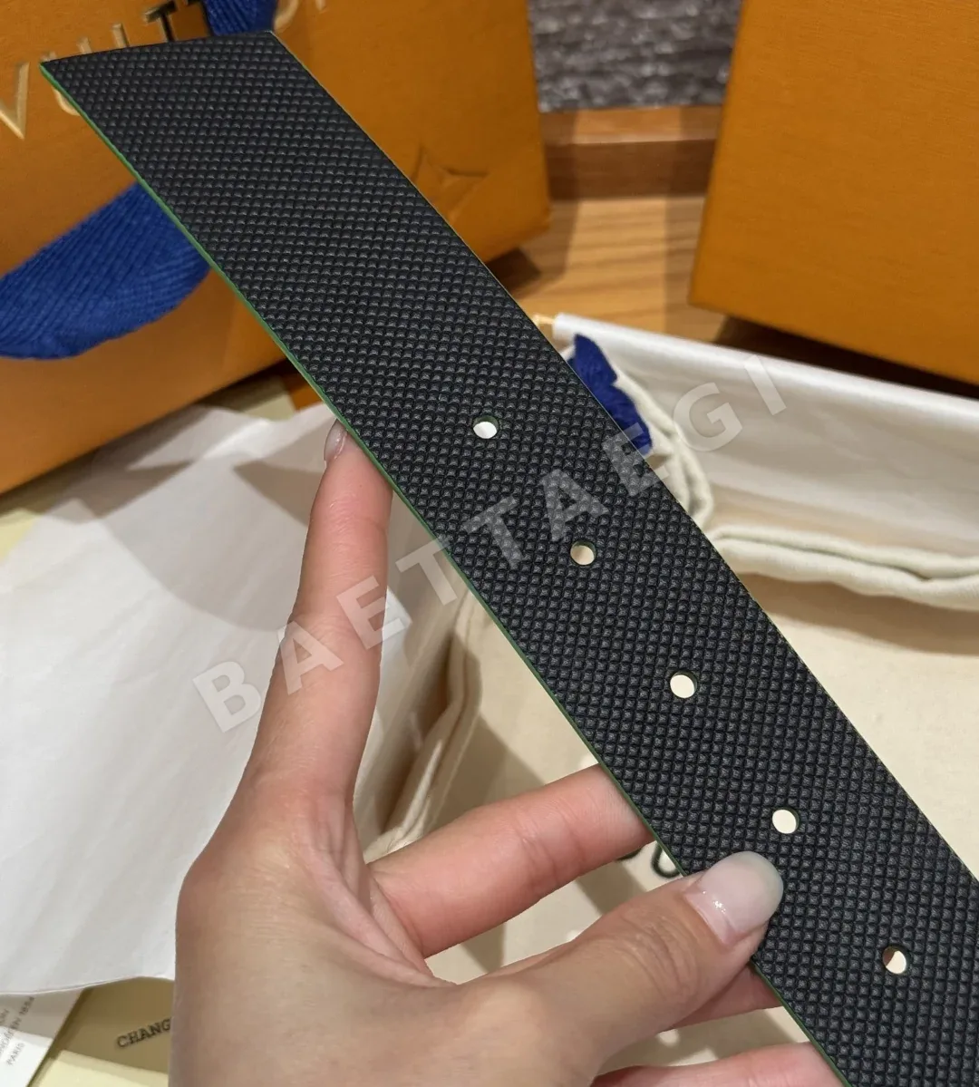 루이비통 JD350 섀도우 리버시블 남성 벨트 상세 이미지 8