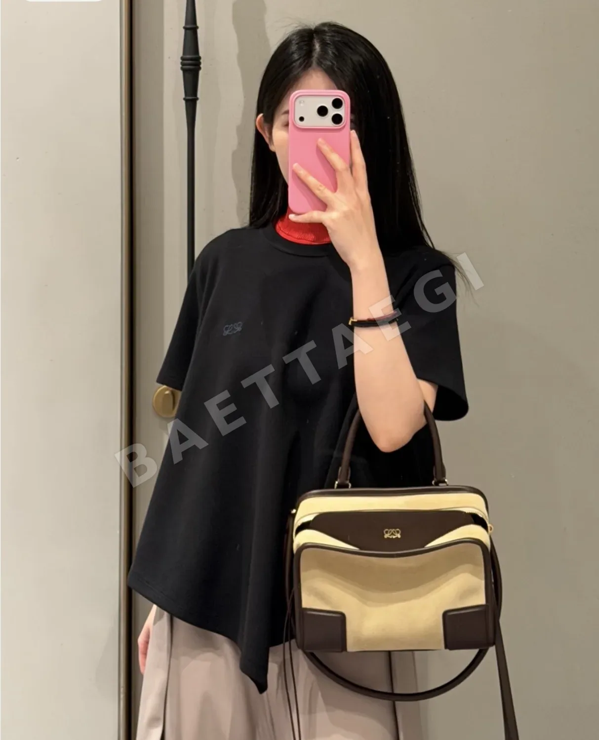 로에베 여성 반팔 상세 이미지 9