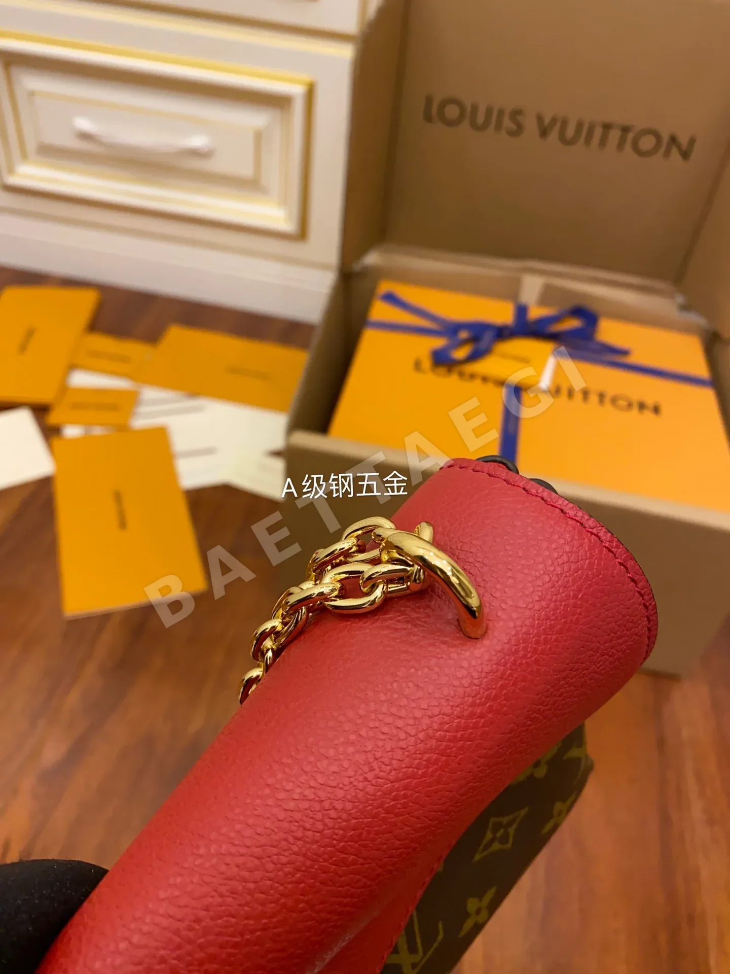 루이비통 M43713 가죽 가방 상세 이미지 5