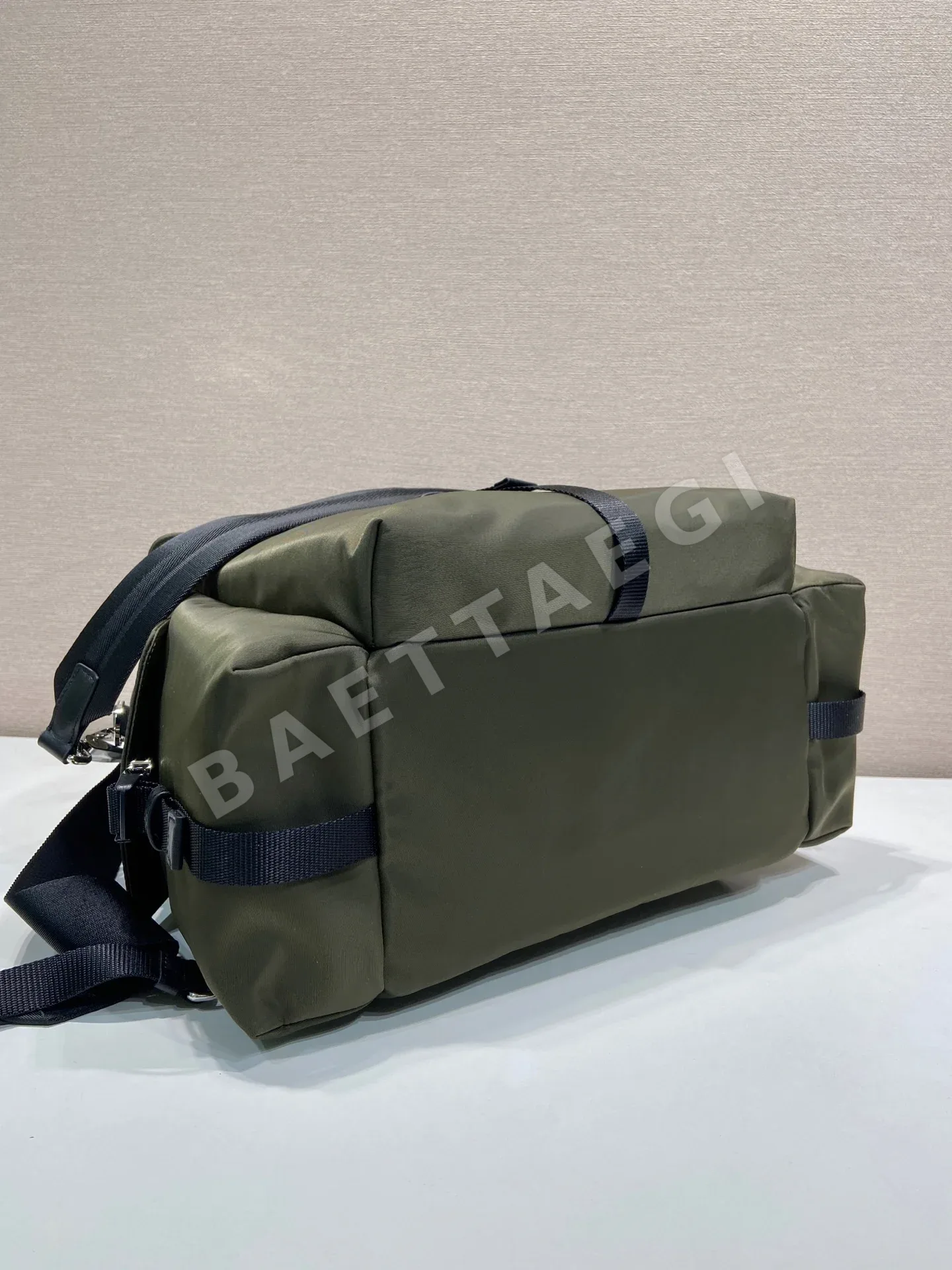 프라다 Explore 멀티포켓 백팩 2VZ118 상세 이미지 5