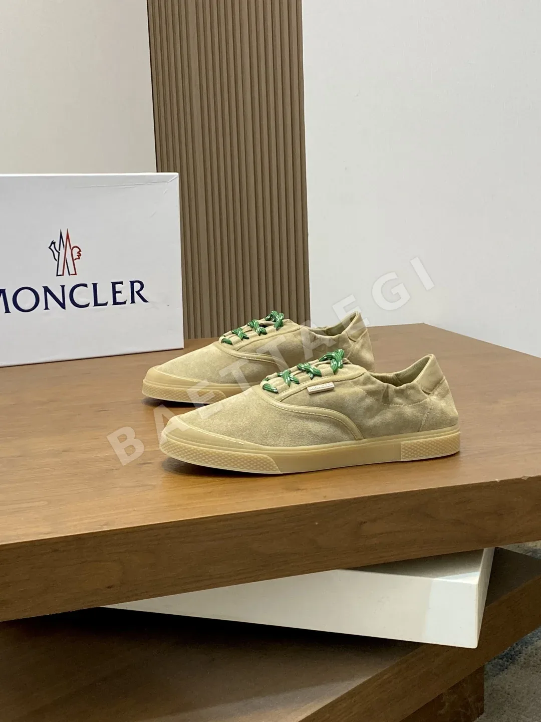 몽클레르 스니커즈 남성 네오프렌 로고 상세 이미지 3