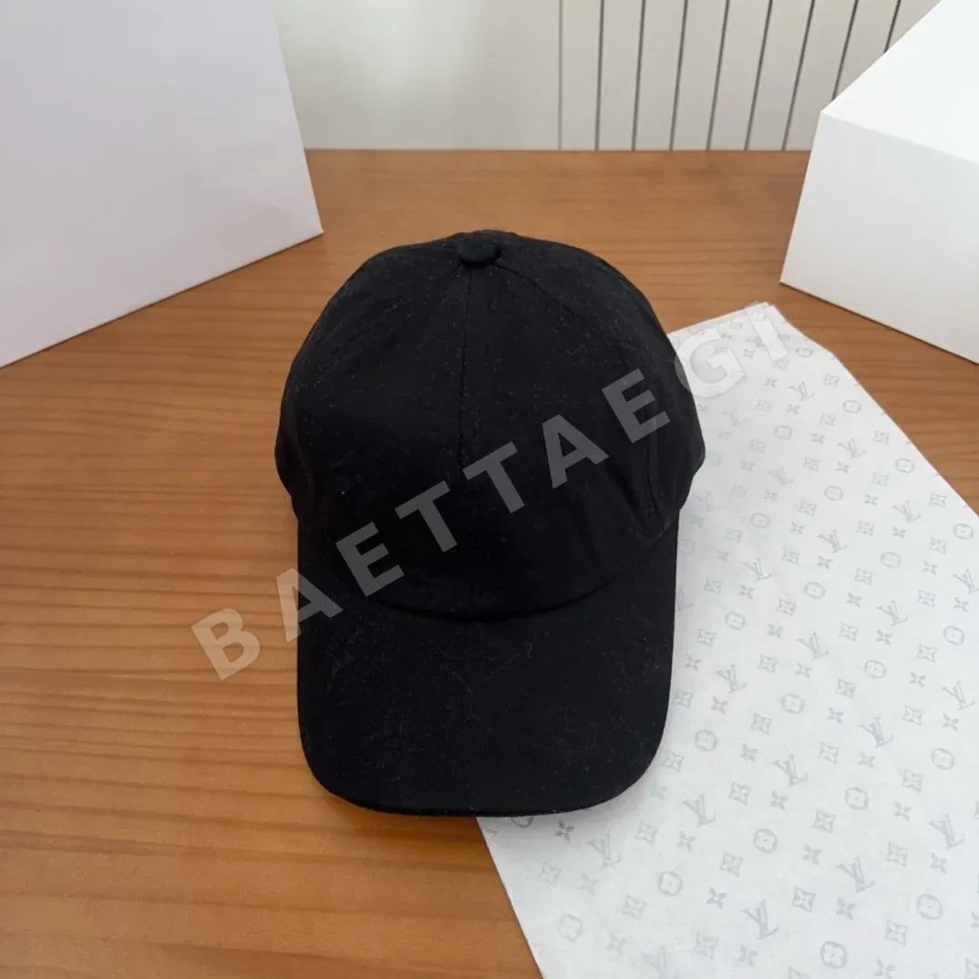 루이비통 자수 포인트 베이스볼 모자 79150