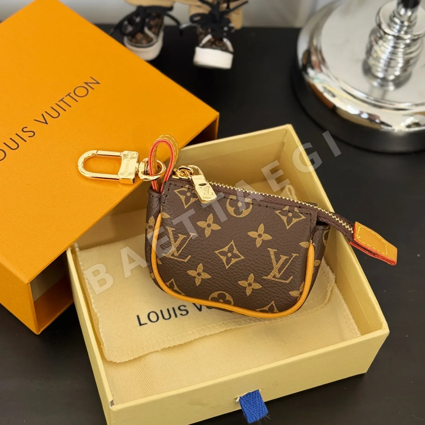 루이비통 LV xTM 마이크로 포쉐트 키링 상세 이미지 2