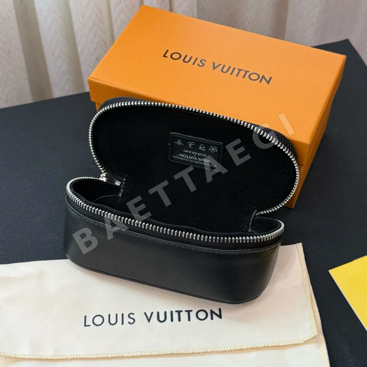 루이비통 모노그램 LV xTM 선글라스 케이스 키링 상세 이미지 7