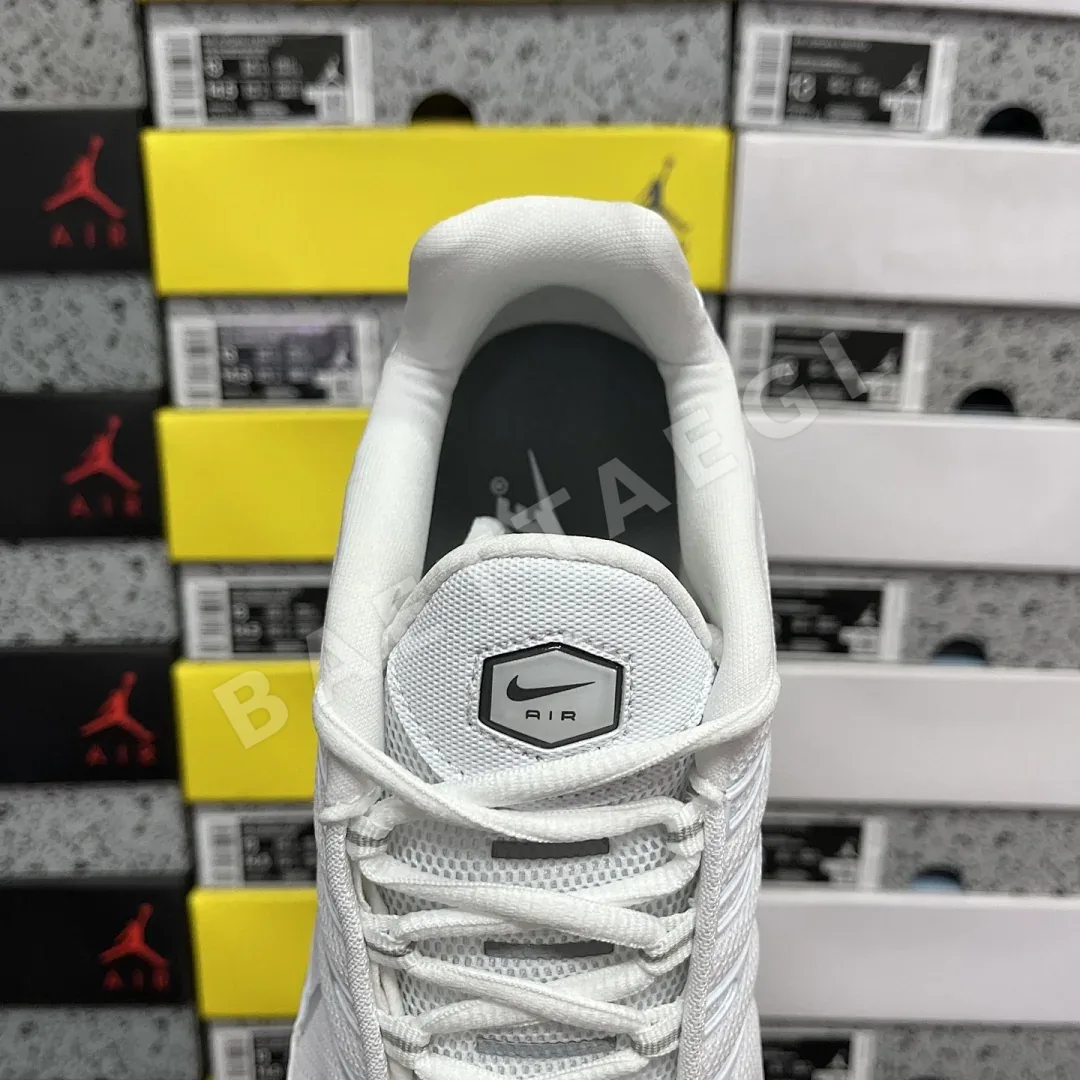 나이키 [DF] 에어 맥스 플러스 604133-139 201068 Nike Air Max Plus White 상세 이미지 9