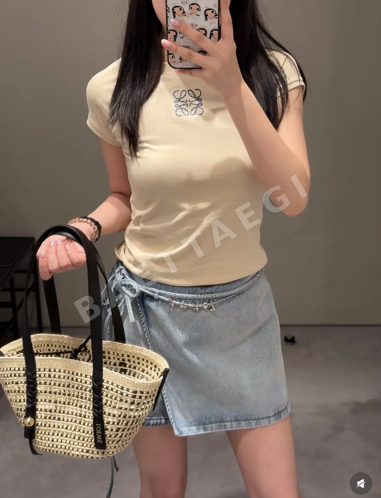 로에베 자수 로고 면 슬림핏 반팔 티셔츠 상세 이미지 4