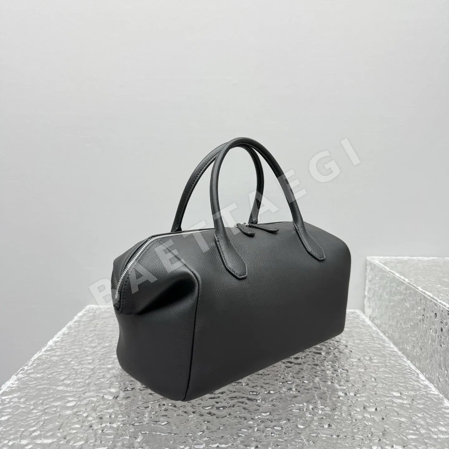 더로우 페이 카프스킨 보스턴백 상세 이미지 3