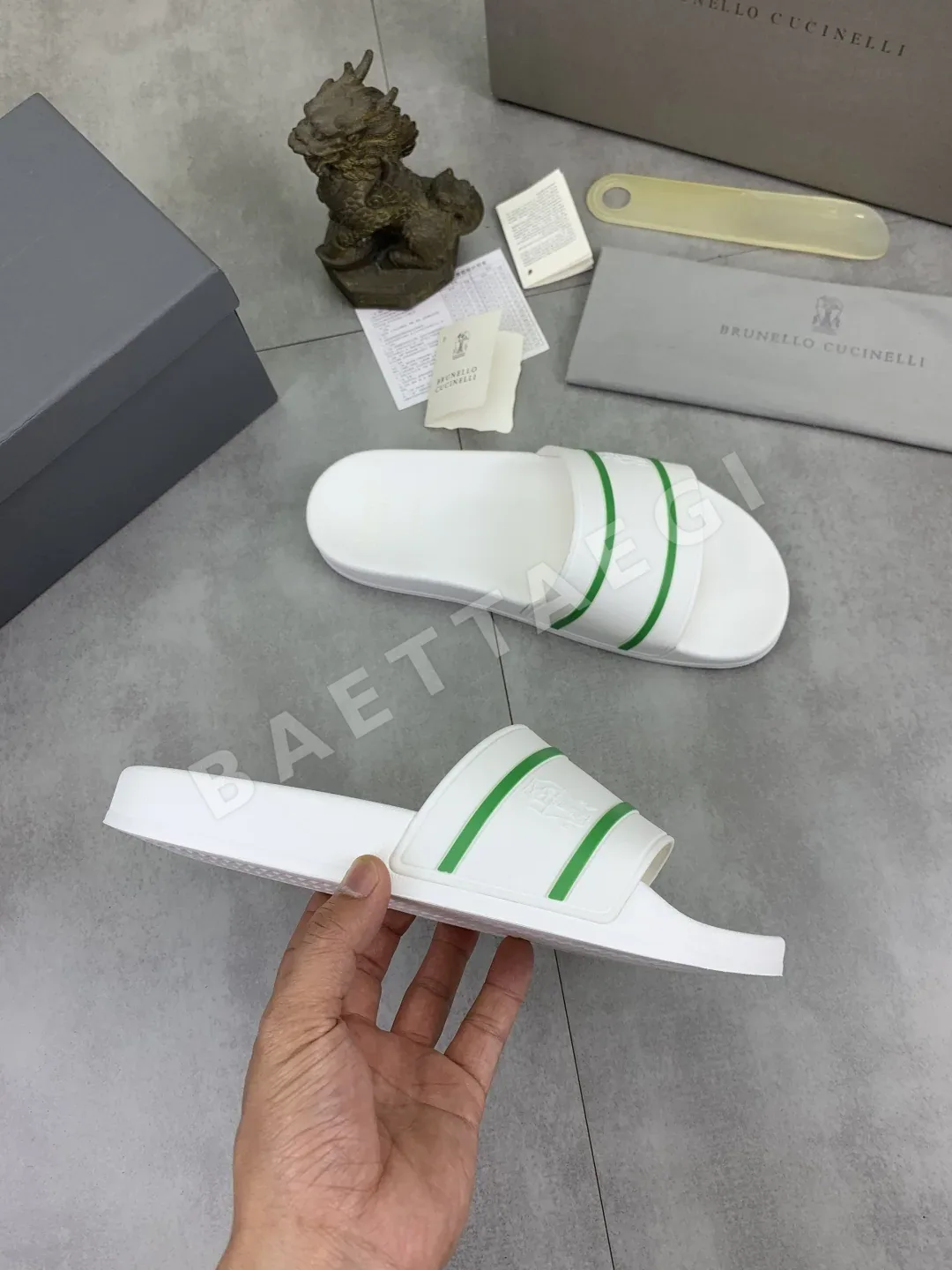 브루넬로쿠치넬리 워시드 스웨이드 캐주얼 슬리퍼 상세 이미지 6