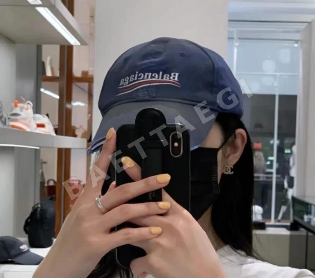 발렌시아가 워시드 데미지 가공 베이스볼 캡 77982