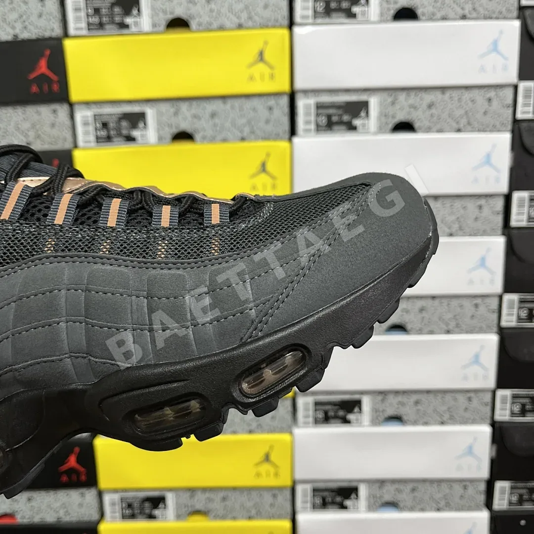 나이키 [GX] 에어 맥스 95 블랙 레드 그레이 HQ6457-001 201227 Nike Air Max 95 Central Cee Live 상세 이미지 9
