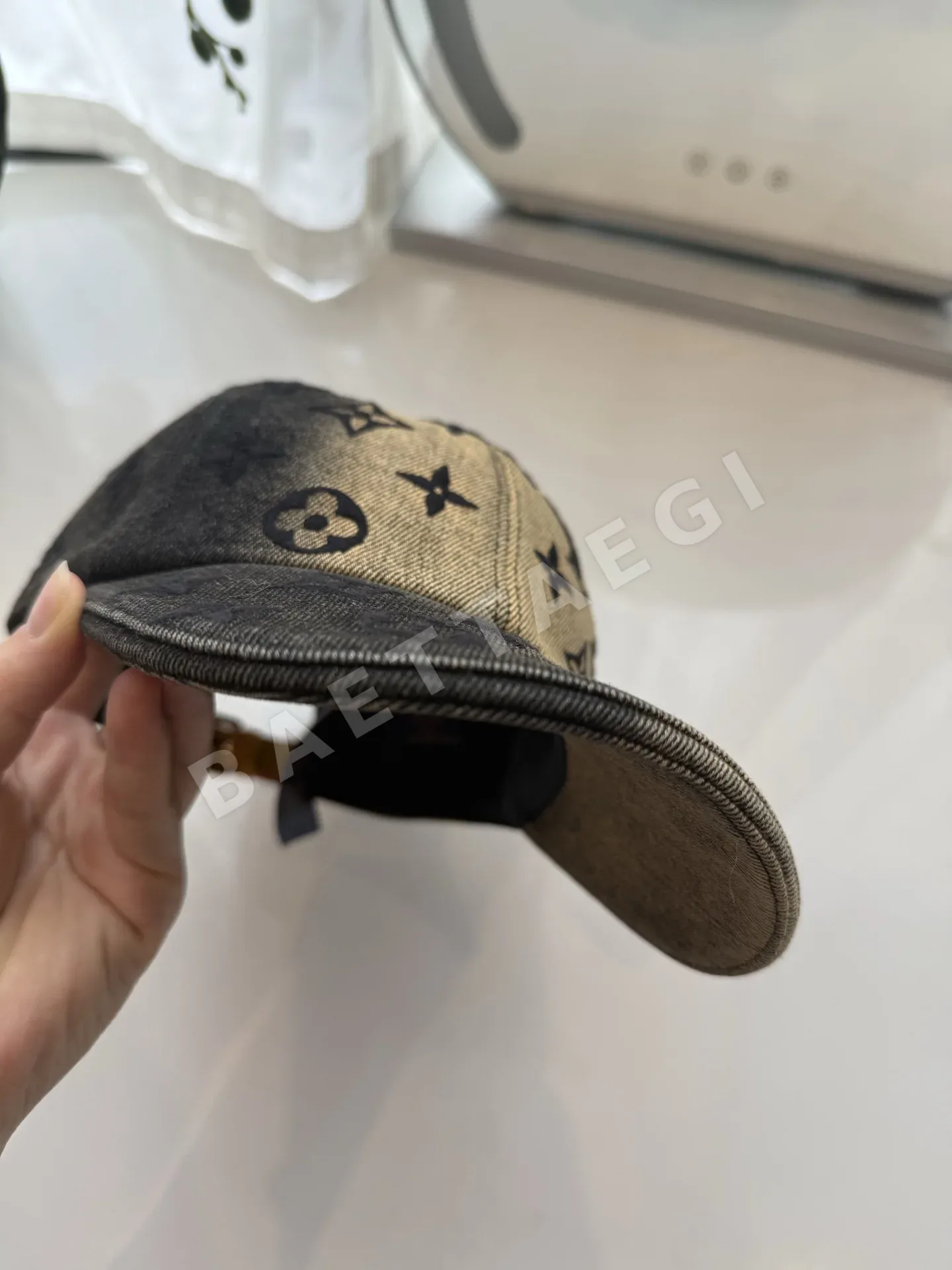 루이비통 그라데이션 데님 모노그램 베이스볼캡 상세 이미지 7