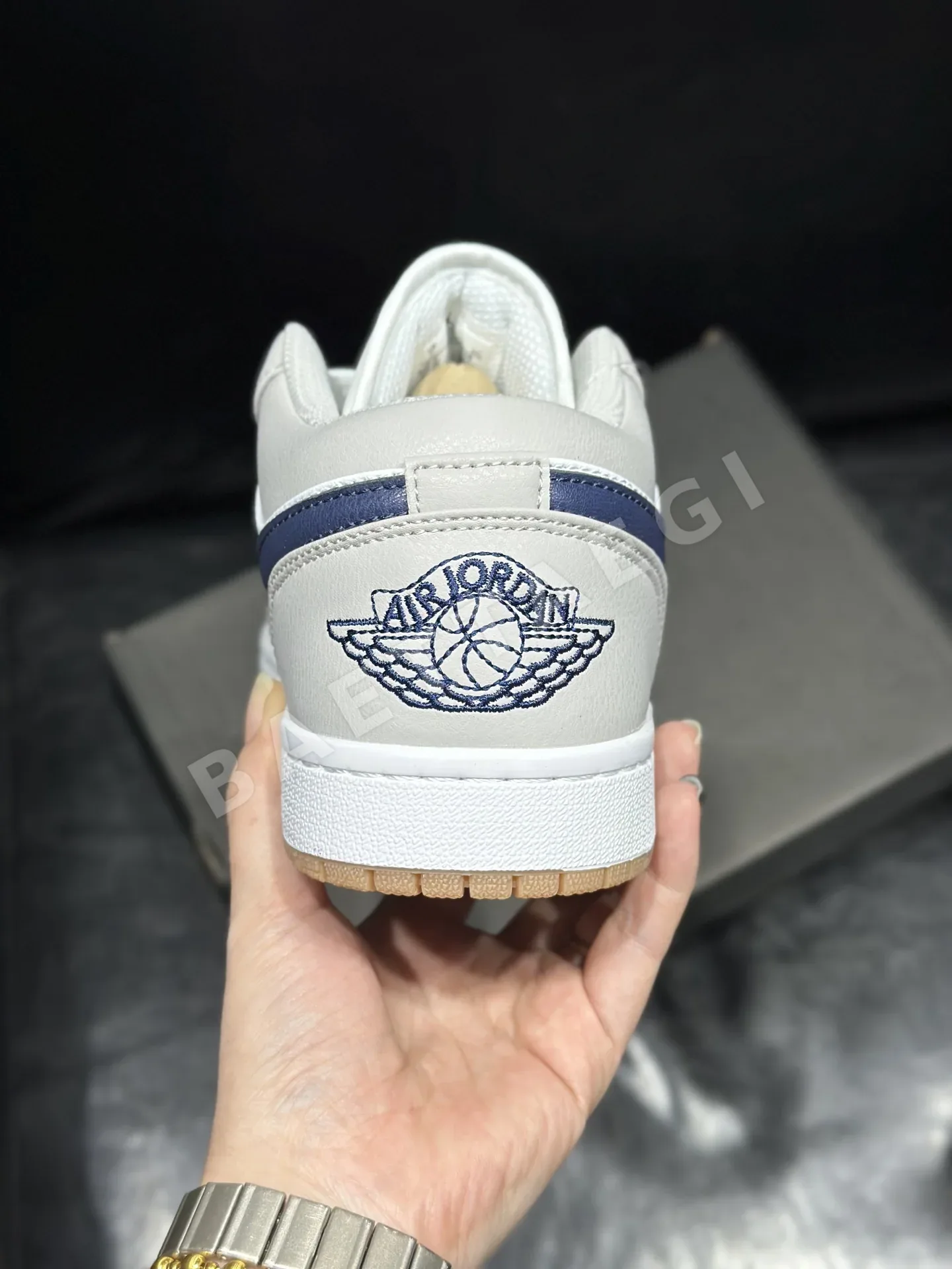 나이키조던 AJ1 로우 신발 상세 이미지 6
