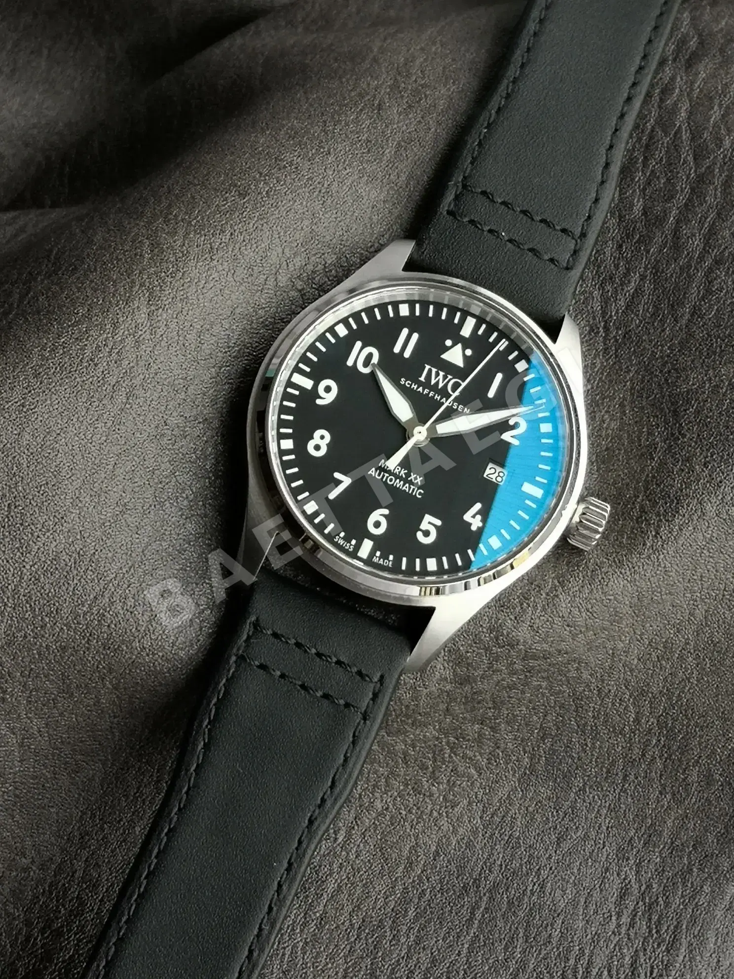 IWC 파일럿 블랙 다이얼 자동 시계 상세 이미지 3