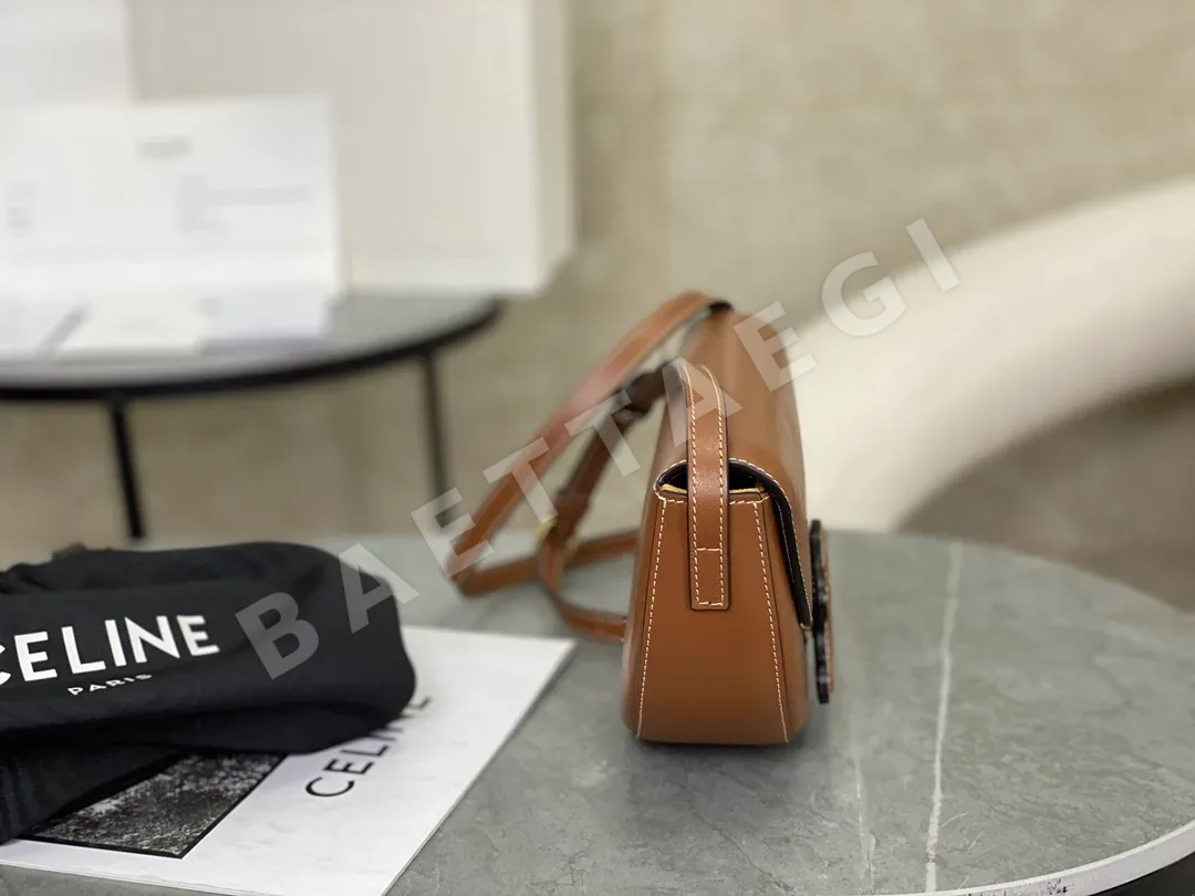 셀린느 엠보싱 새들백 숄더백 상세 이미지 3