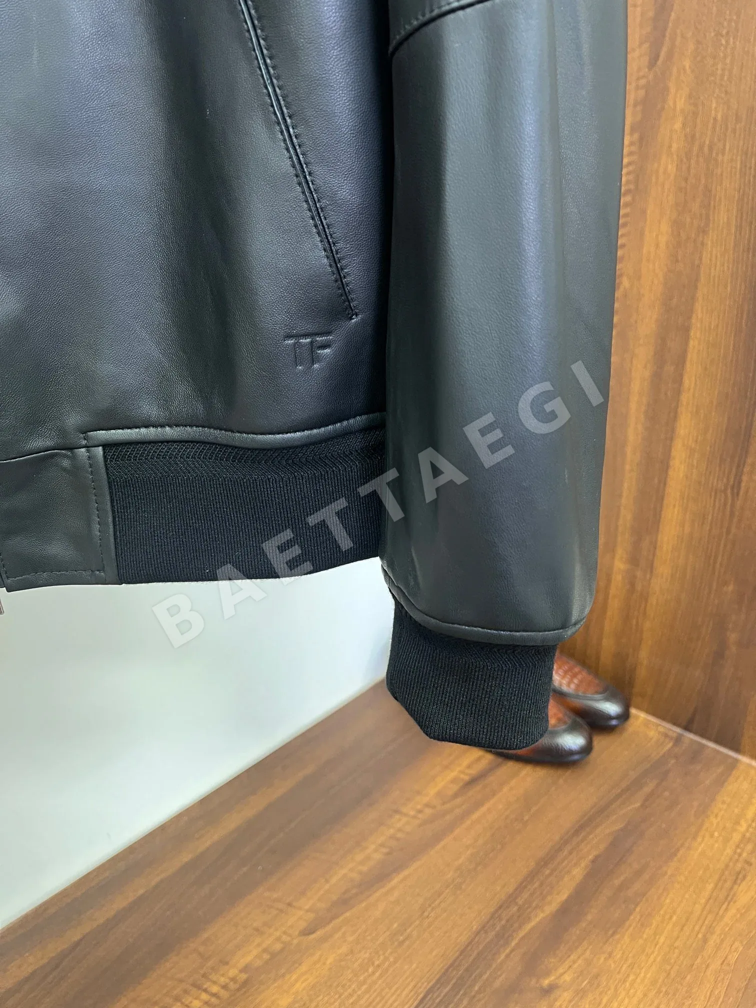 톰포드 램스킨 라펠 남성 가죽 자켓 상세 이미지 9