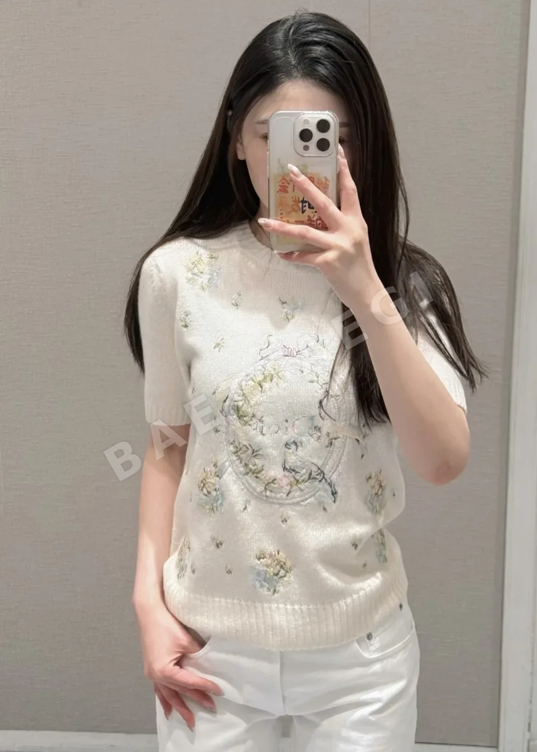 디올 꽃무늬 자수 캐시미어 혼방 반팔 티셔츠 상세 이미지 8