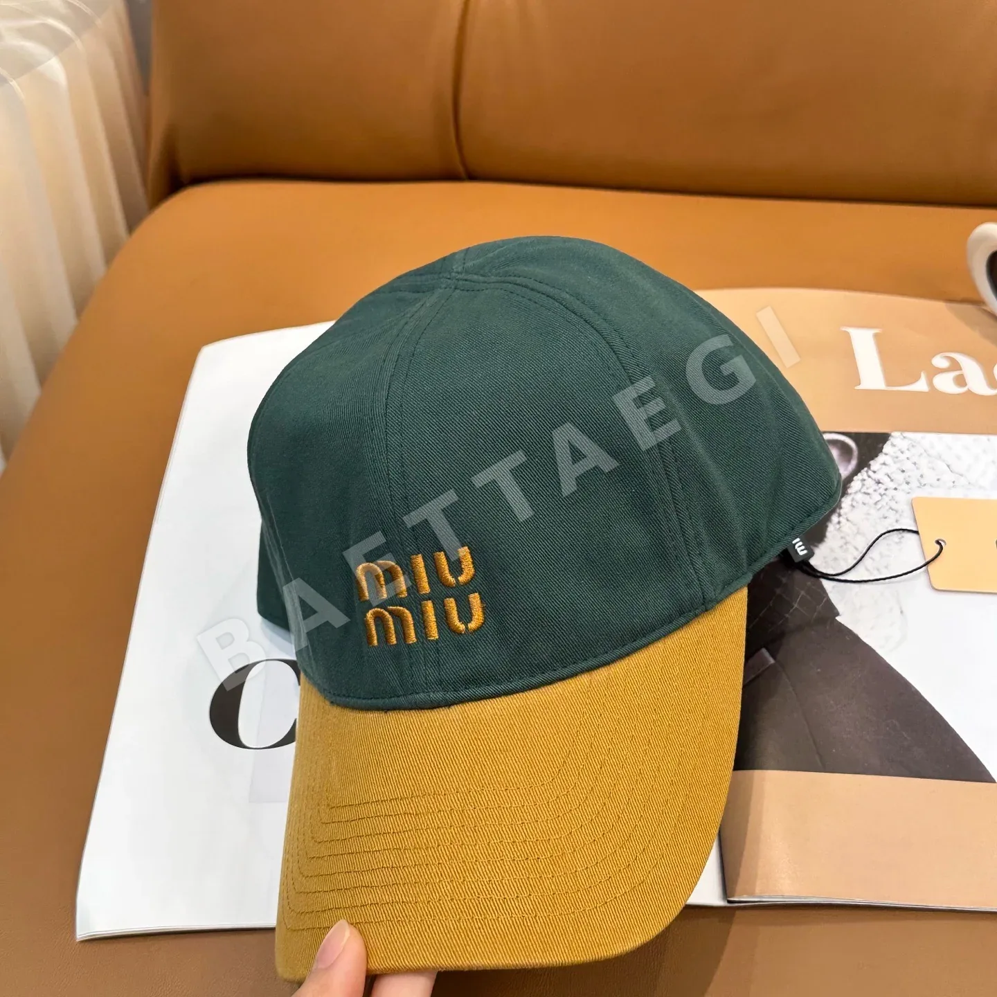 미우미우 컬러 블록 자수 베이스볼 모자 81407