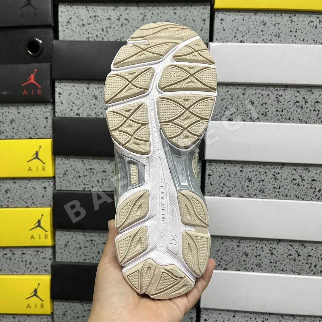 아식스 [RT] 젤 NYC 1203A859-100 200370 Asics Gel-NYC Beige Green 상세 이미지 4