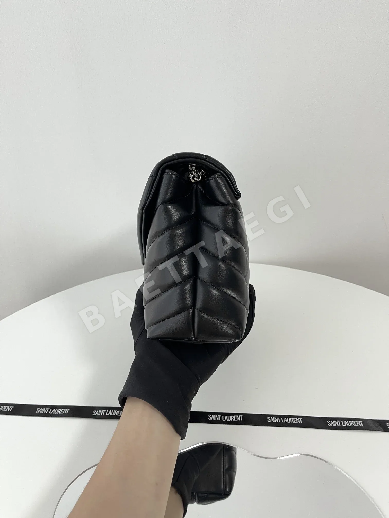생로랑 루루 Y 라인 퀼팅 가방 상세 이미지 4