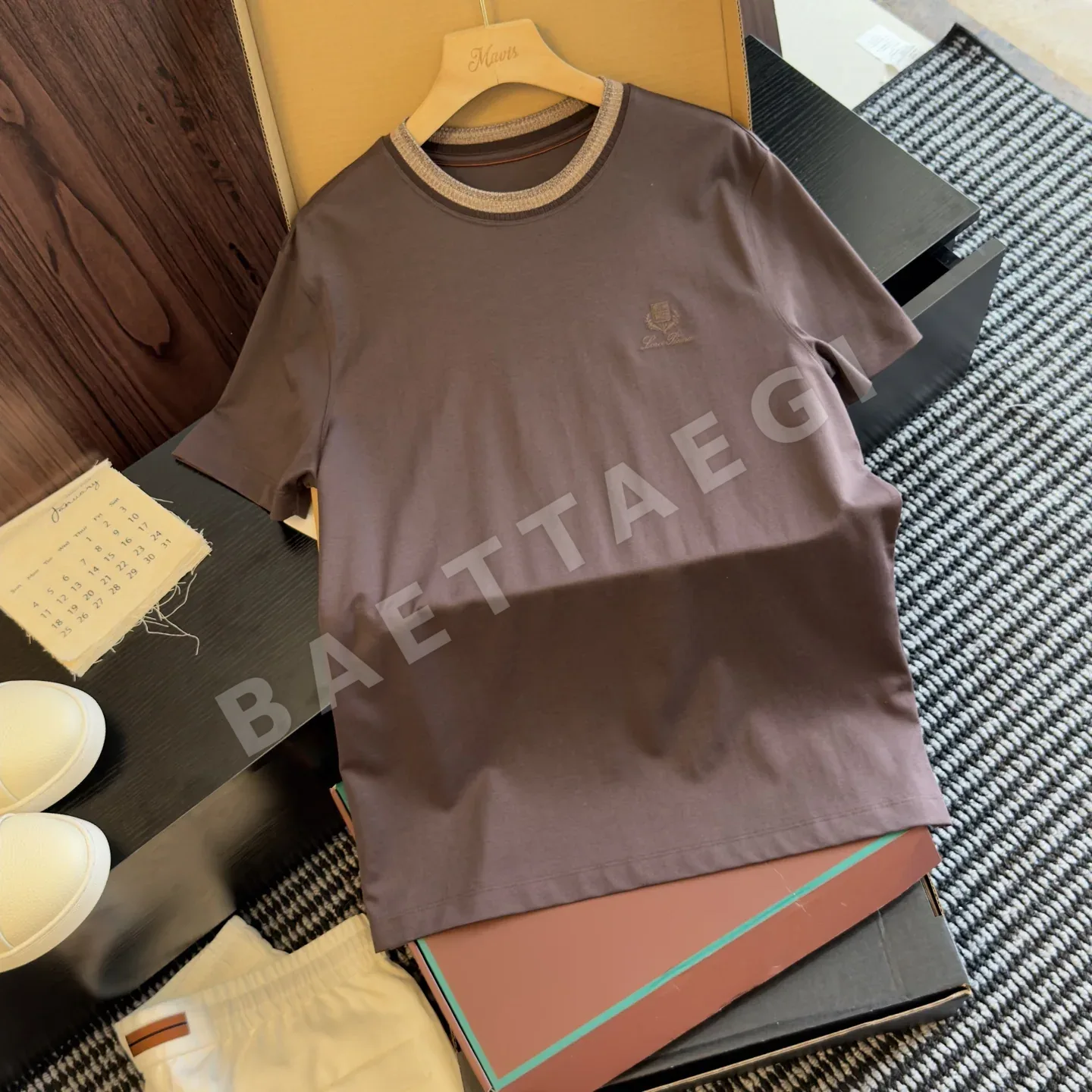 로로피아나 브라운 카라 릴렉스핏 반팔 티셔츠 상세 이미지 2