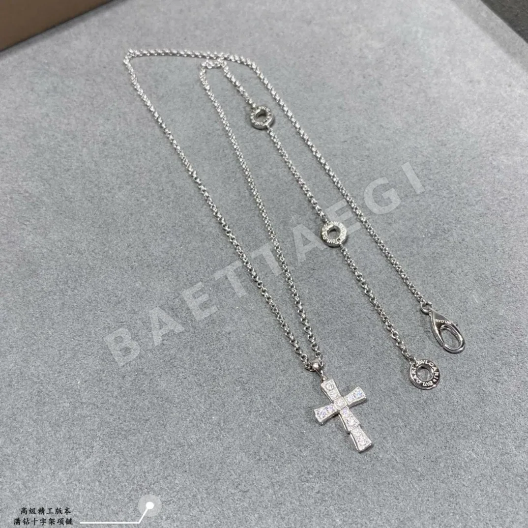 불가리 풀 다이아몬드 크로스 목걸이 상세 이미지 6