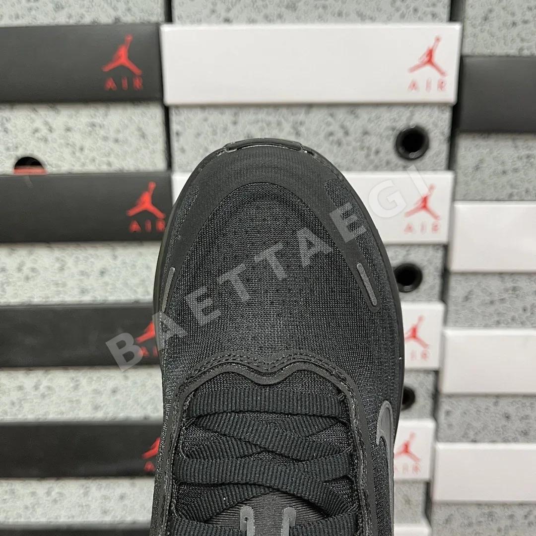 나이키 줌 보메로 18 HV8150-003 201114 Nike Zoom Vomero 18 상세 이미지 2