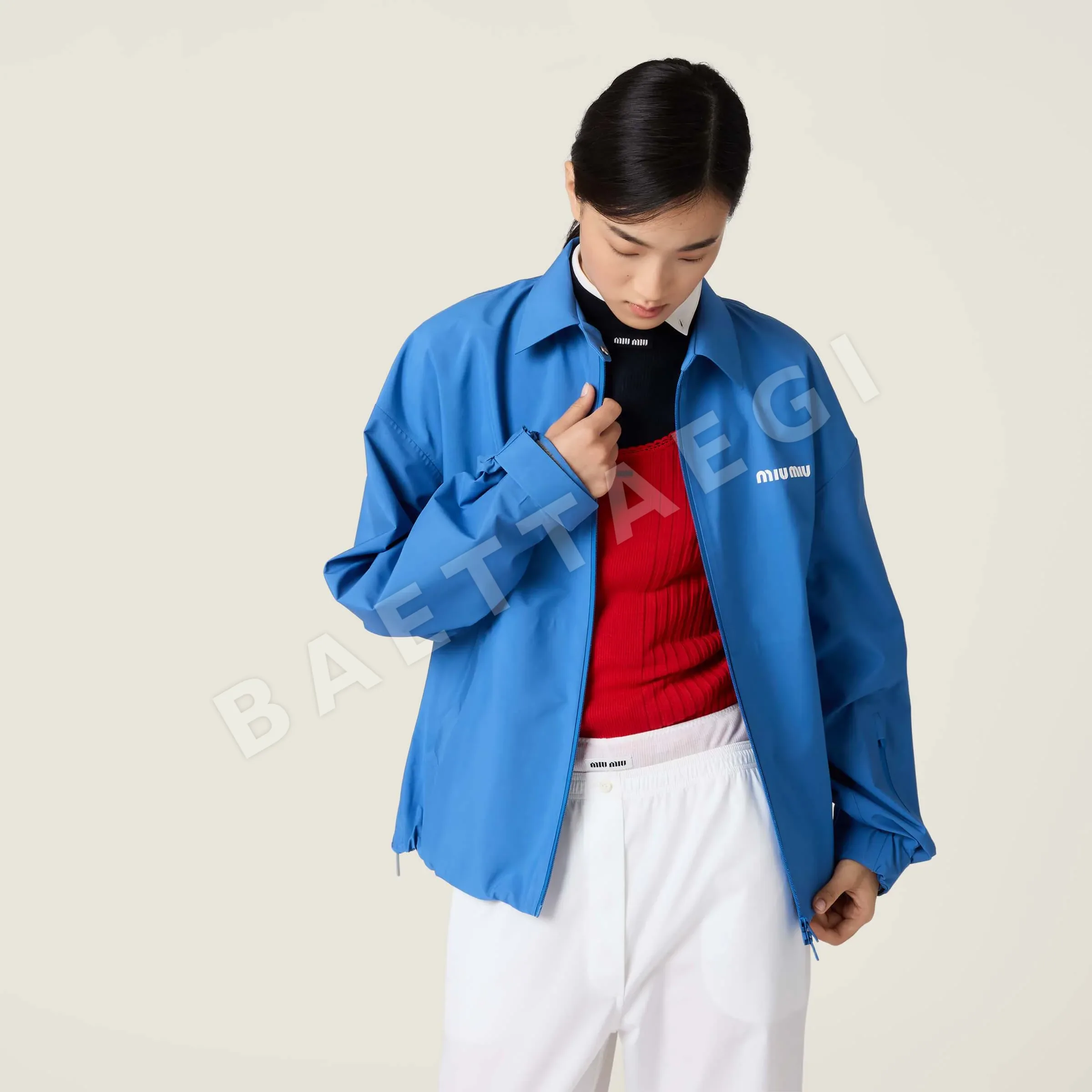 미우미우 컬러 블록 레터링 여성 자켓 상세 이미지 2