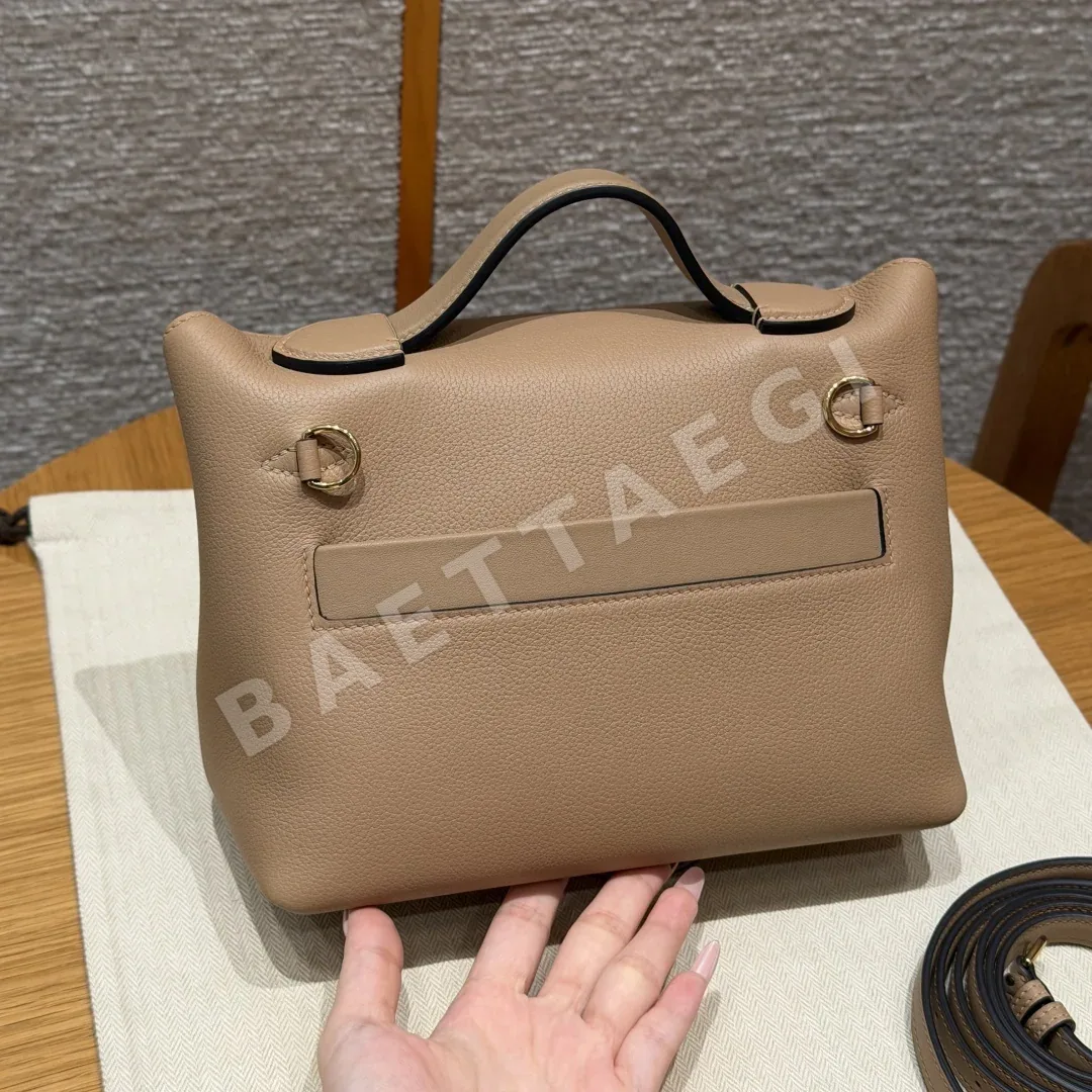 에르메스 켈리 21 cm 밀크티 가죽 가방 상세 이미지 2