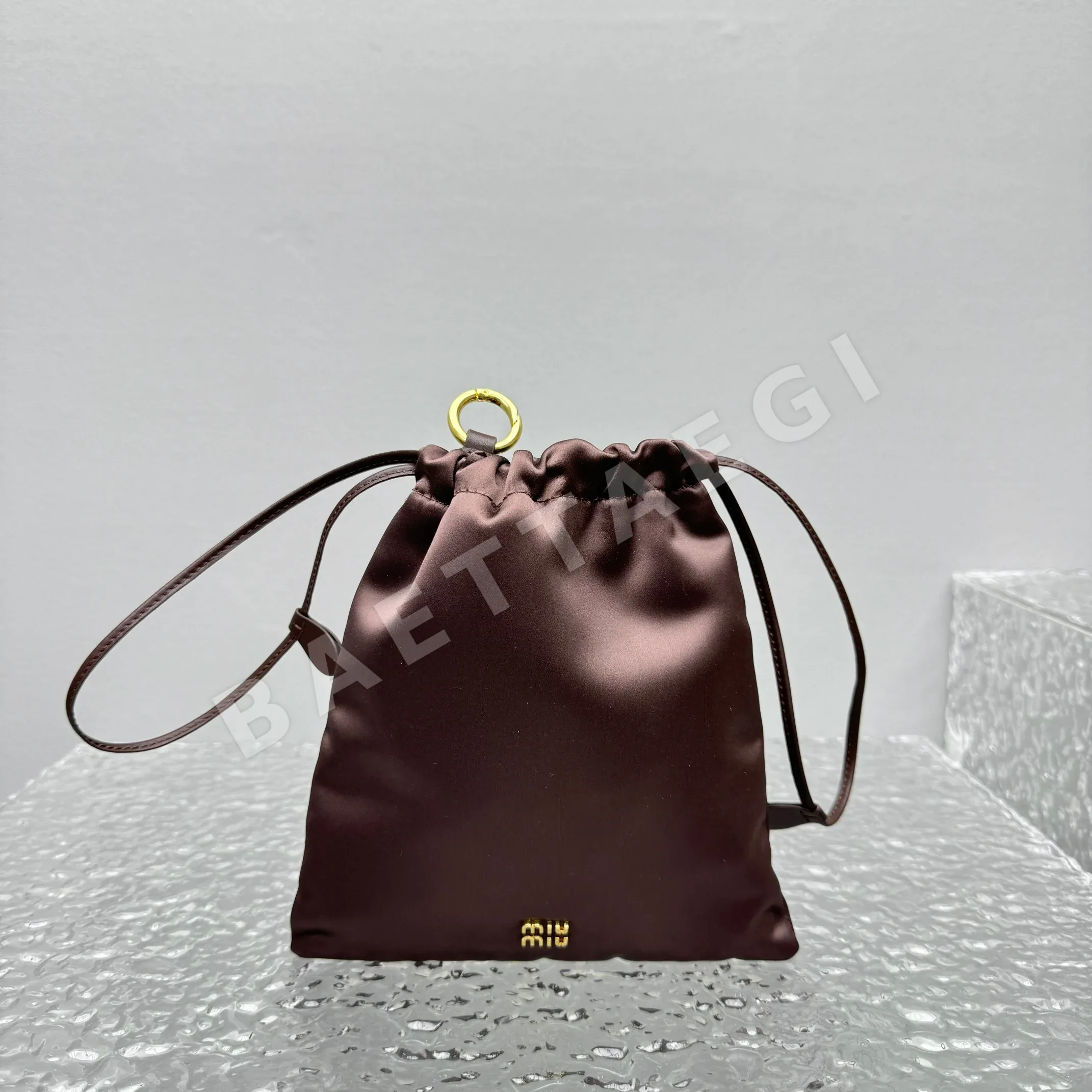 미우미우 새틴 미니 복주머니 가방 상세 이미지 2