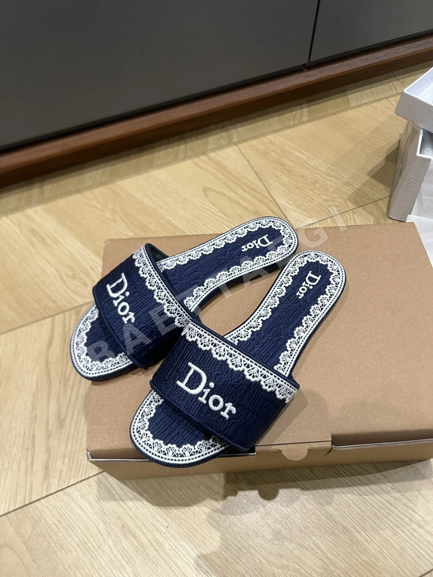 디올 자수 쟈카드 레이스 샌들 95292