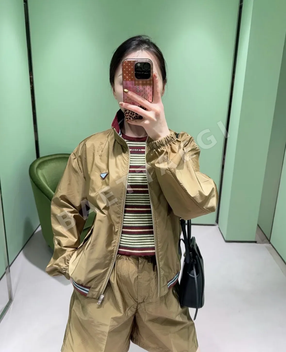 미우미우 카키 워크웨어 재킷 세트 상세 이미지 2