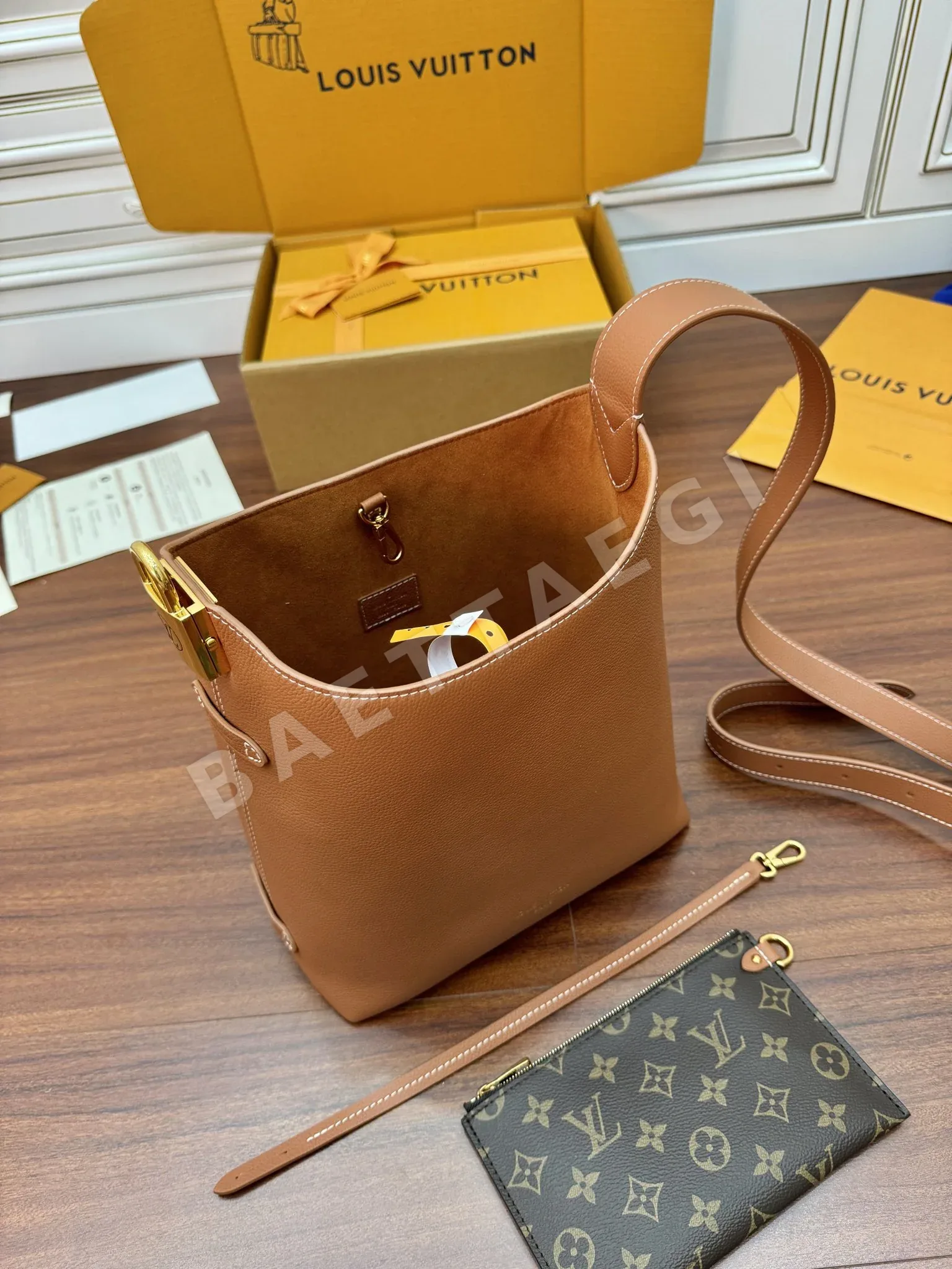 루이비통 M25354 가방 상세 이미지 6