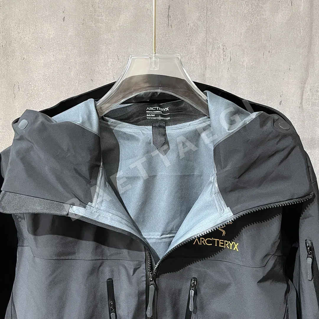 아크테릭스 [TZ] 알파 SV 자켓 6세대 블랙 골드 200130 Arc'teryx Alpha SV Jacket 6 24K Black 상세 이미지 7
