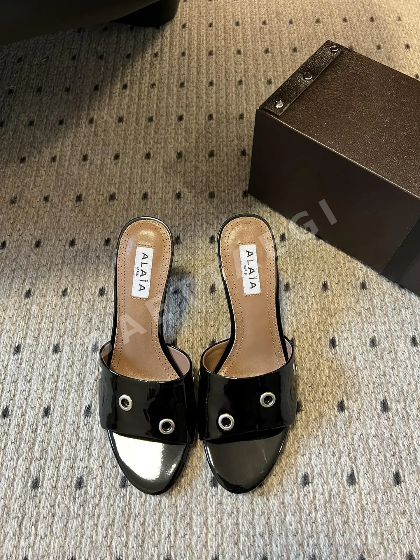 알라이아 스틸레토 샌들 120672