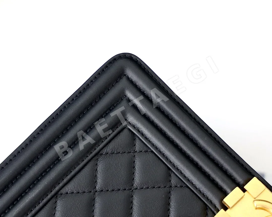 샤넬 르보이 송아지가죽 가방 A67086 상세 이미지 8