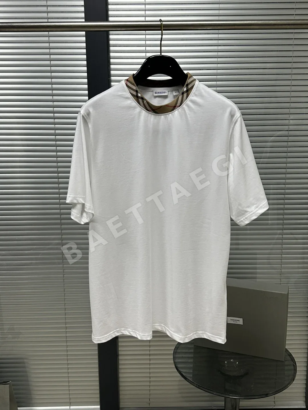 버버리 체크 라운드넥 남성 반팔 티셔츠 상세 이미지 2