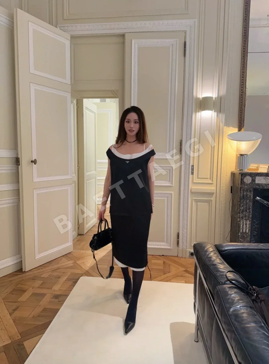 프라다 친환경 리사이클 나일론 여성 반팔 티셔츠 상세 이미지 9
