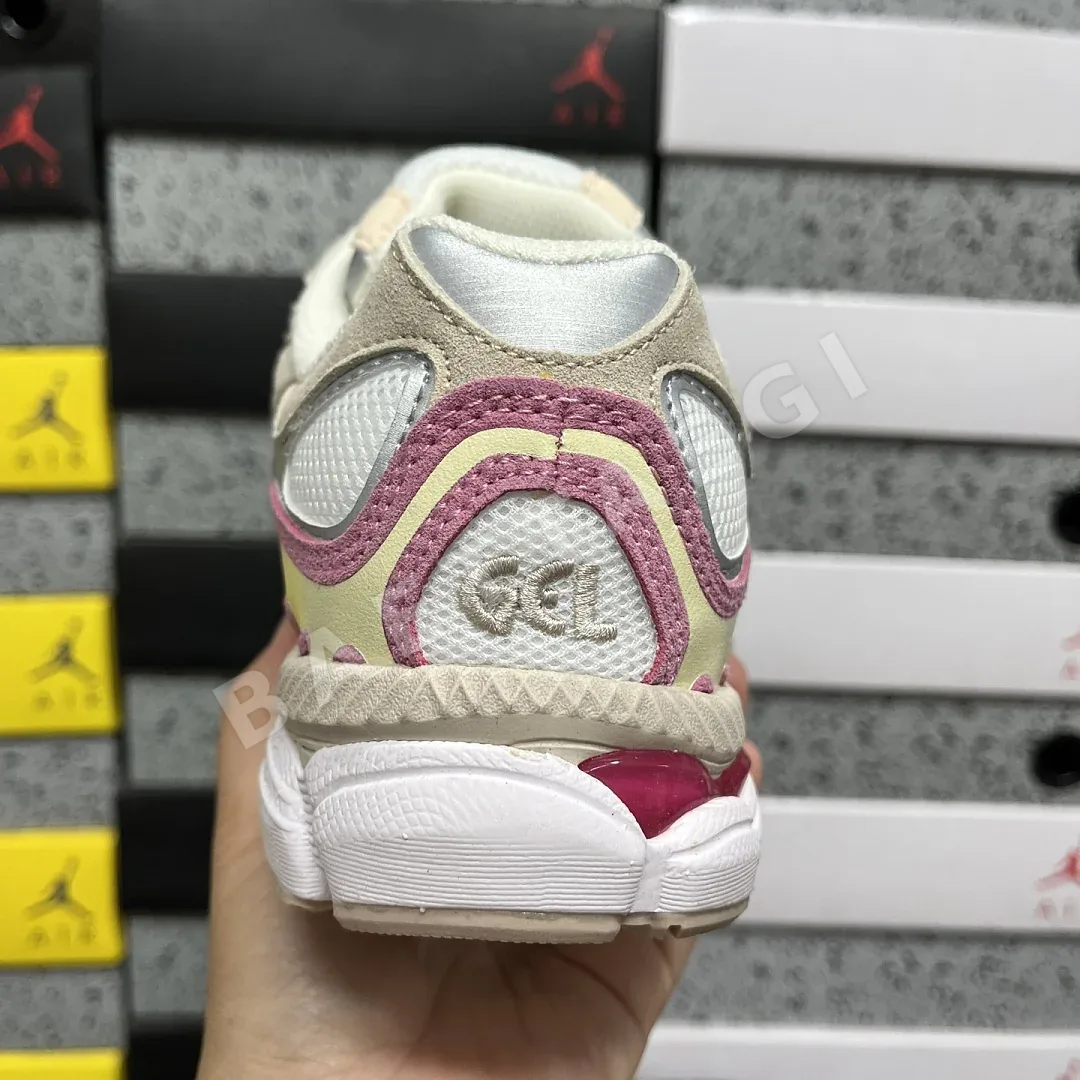 아식스 [RT] 젤 NYC 1203A383-104 200366 Asics Gel-NYC Cream Mineral Beige Pink 상세 이미지 5