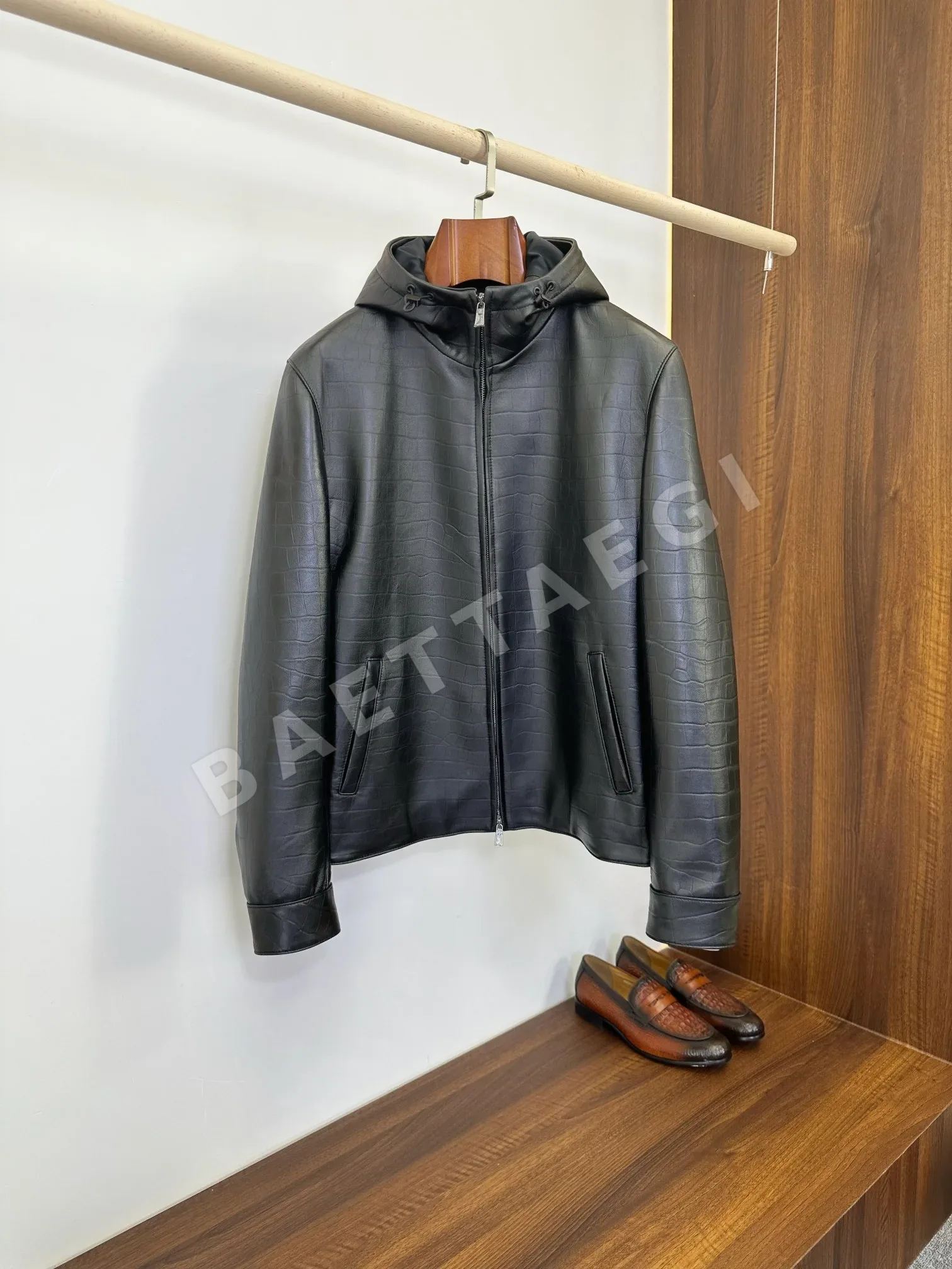 로로피아나 크로커다일 엠보싱 램스킨 후드 자켓 169703