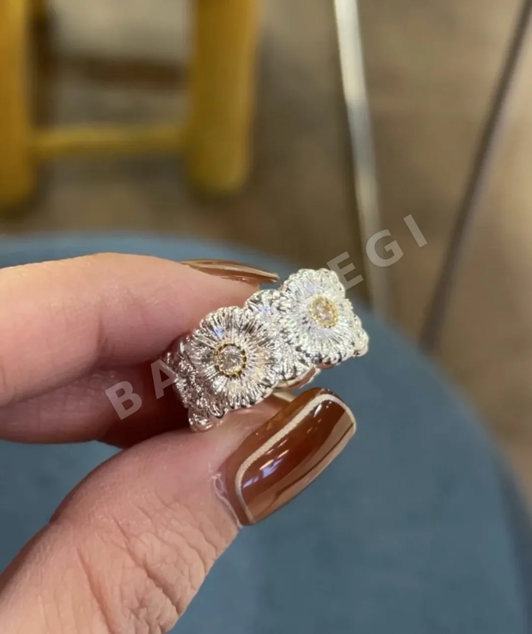 부첼라티 18K 골드 브로그 데이지 오픈 반지 상세 이미지 3