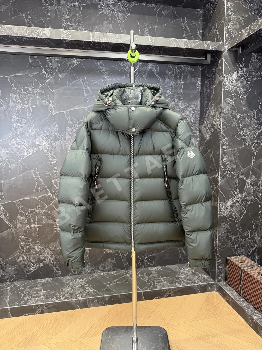 몽클레르 남성 다운 패딩 재킷 상세 이미지 7