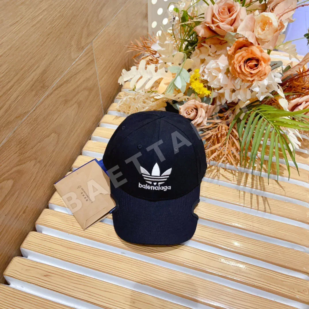 발렌시아가 자수 로고 코튼 베이스볼 캡 78044