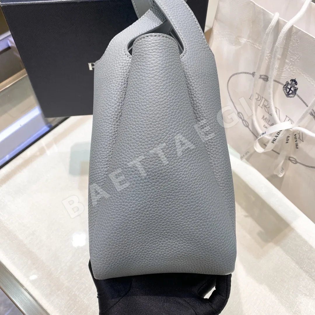 프라다 카프스킨 버킷백 1BG335 상세 이미지 6