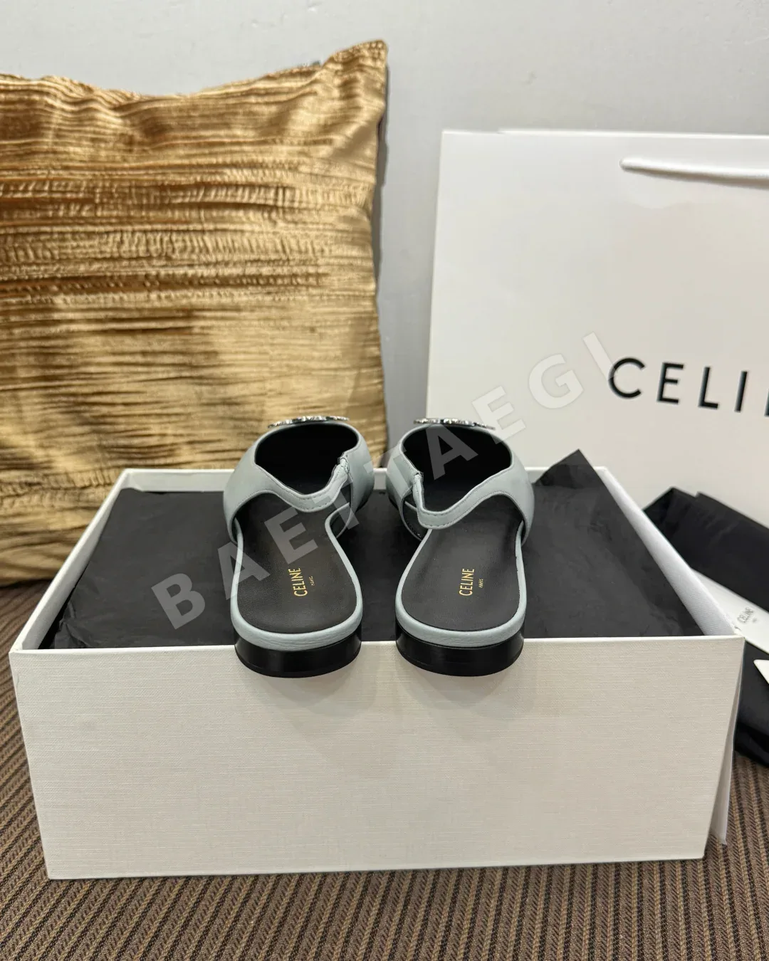 셀린느 개선문 뾰족코 플랫 샌들 상세 이미지 8
